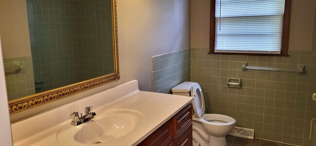 Foto del edificio - 3 Bedroom 2 Bath, 2 Car garage, Fenced yar...
