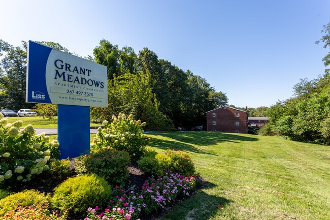 Building Photo - Grant Meadows