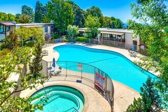 Building Photo - 374 Miraleste Dr