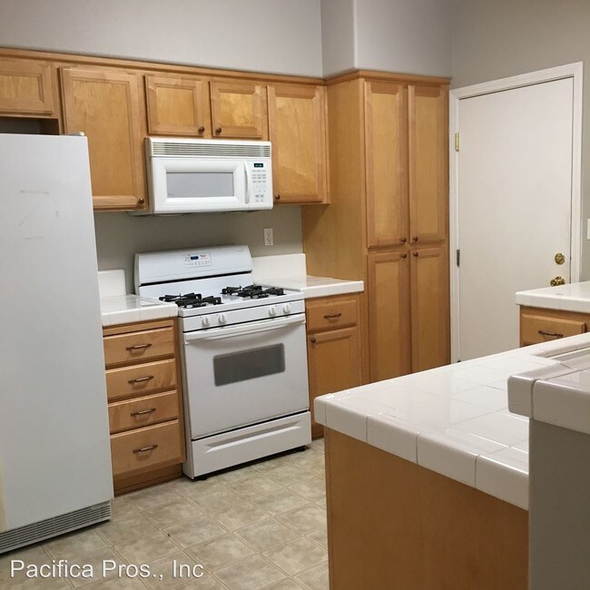 Building Photo - 3 br, 2 bath House - 7029 Silverfield
