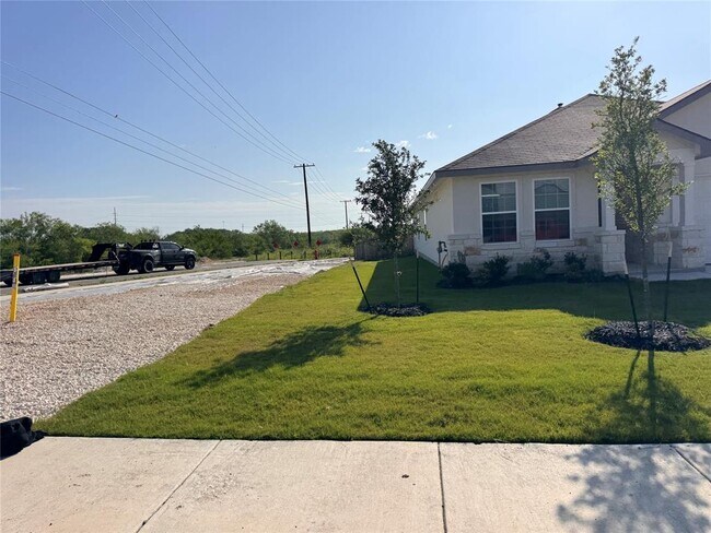 Building Photo - 204 Steele Wy
