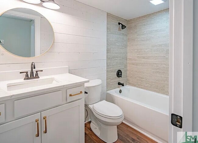 Foto del edificio - 303 E 7th St
