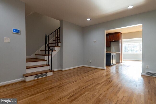 Foto del edificio - 306 35th St NE