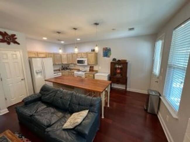 Photo - Oak Terrace Preserve House