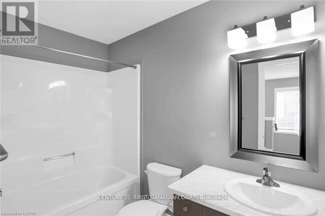 Photo du bâtiment - 1375 Whetherfield St