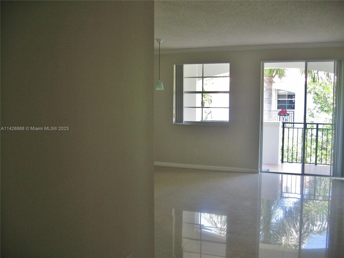 3205 NE 184th St Unit 9306, North Miami Beach, FL 33160 Condo for