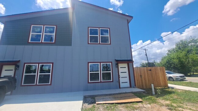 Building Photo - 9806 Fillmore St