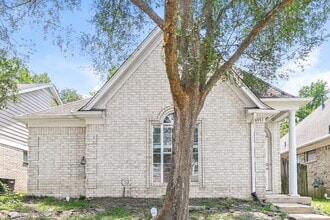 Building Photo - 6951 Parkbrook Ln