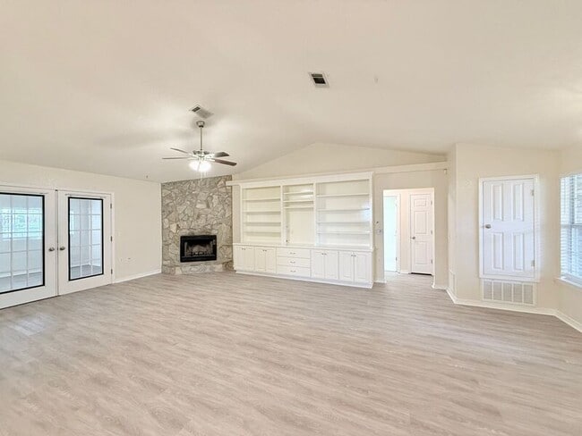 Foto del edificio - 6016 Badger Rd