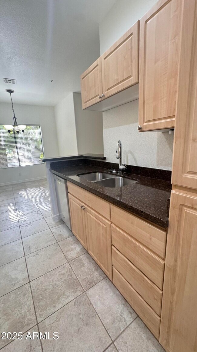 Foto del edificio - 9600 N 96th St