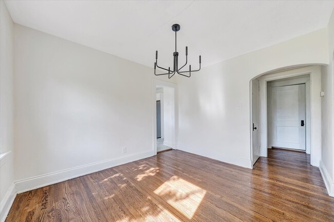 Foto del edificio - 109 Crestview Dr