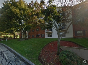 Building Photo - 1 Bristol Ct