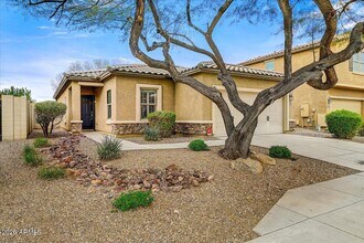 Building Photo - 10850 W Avenida Del Rey