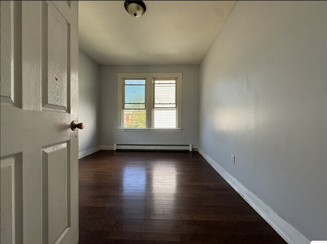 Foto del edificio - 60 Wilkinson Ave