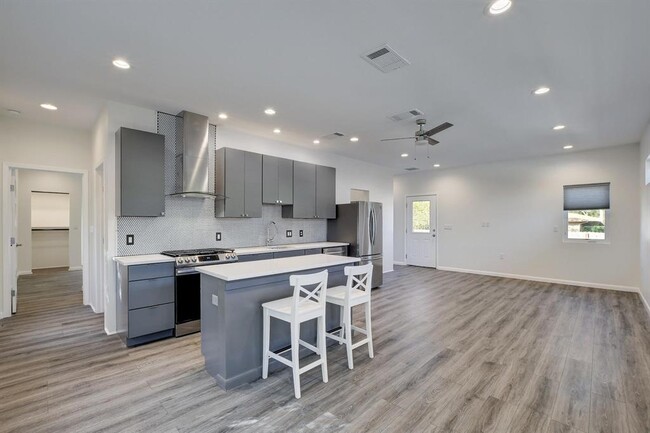 Foto del edificio - 1805 Redd St