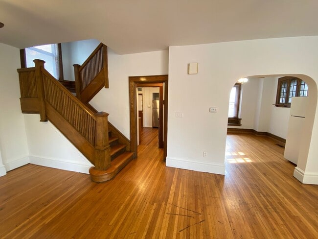 Building Photo - 137 Frambes Ave