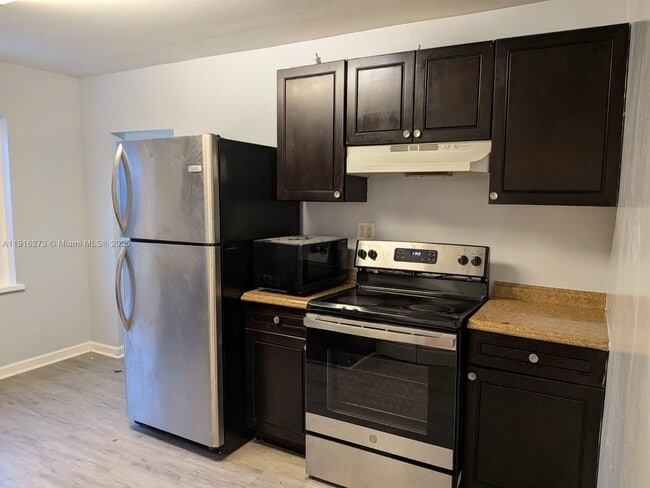 Building Photo - 2132 McKinley St