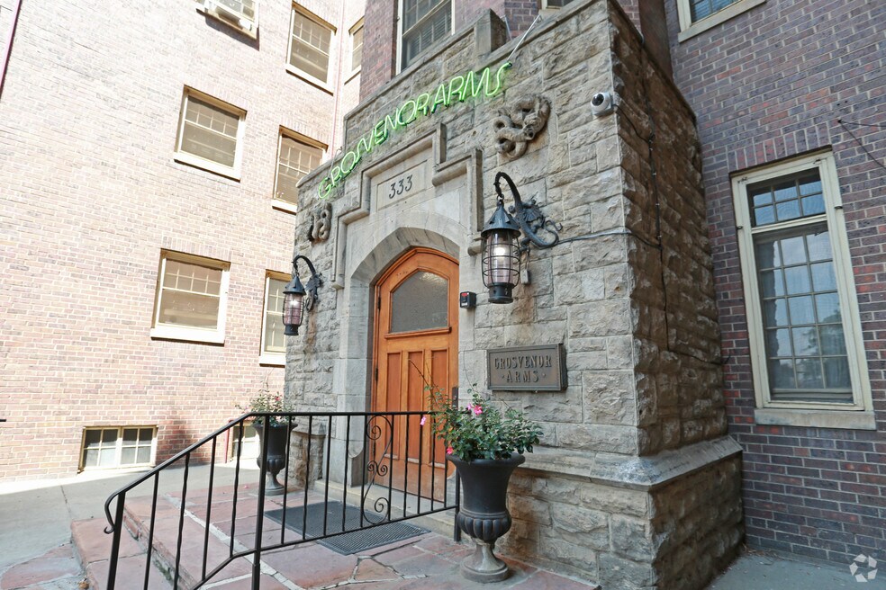 Grosvenor Arms Apartments