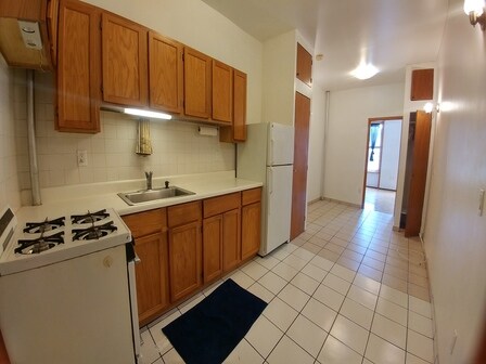 Primary Photo - 714 5th Ave