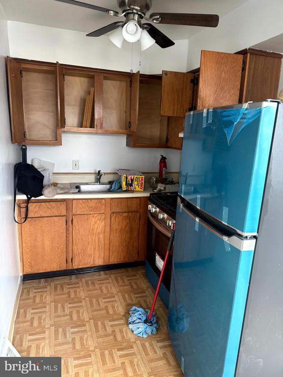 Foto del edificio - 7258 Mansfield Ave