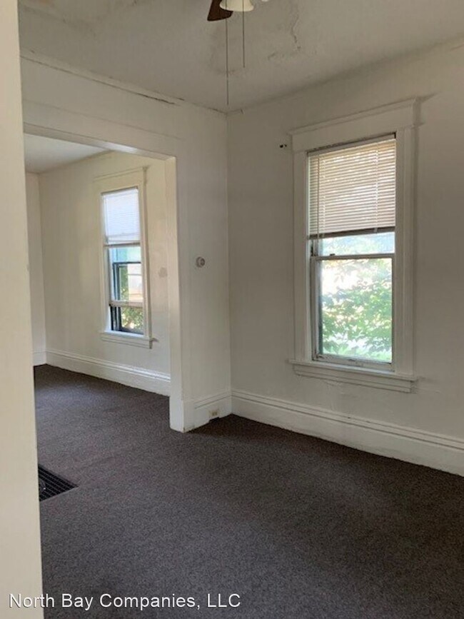 Building Photo - 4 br, 2 bath House - 1222 Como Ave SE