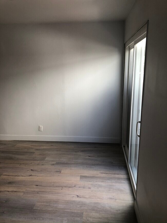 Foto del edificio - 24332 Chestnut St