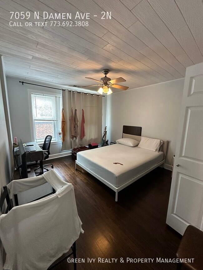 Foto del edificio - Rehabbed, 2 bedroom Condo on Rogers Park t...