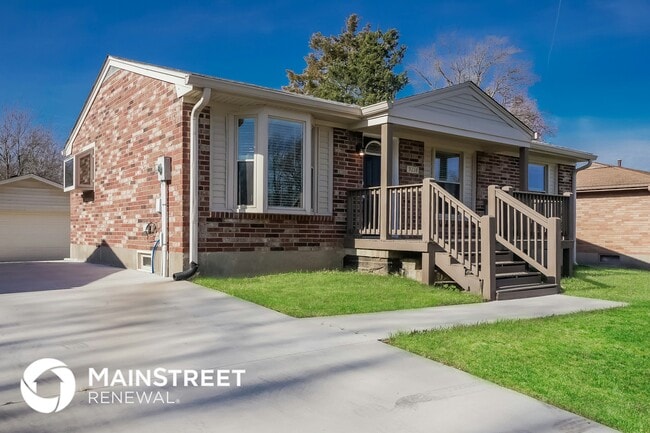 Building Photo - 9214 Lantana Dr
