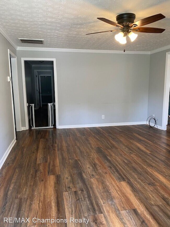 Building Photo - 3 br, 2 bath House - 5802 Springhill Ave.