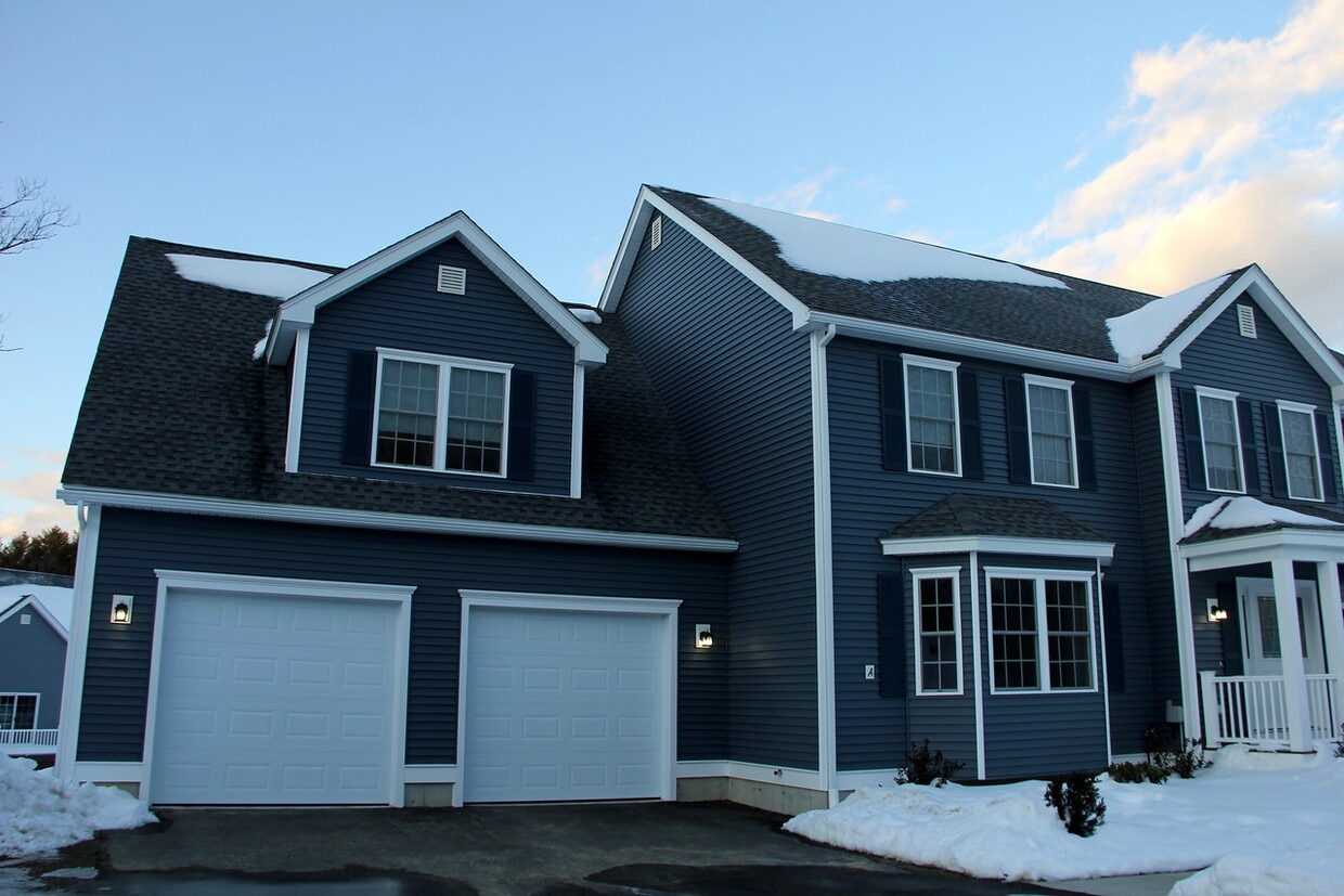 Front View - 121 Robin Hill Rd