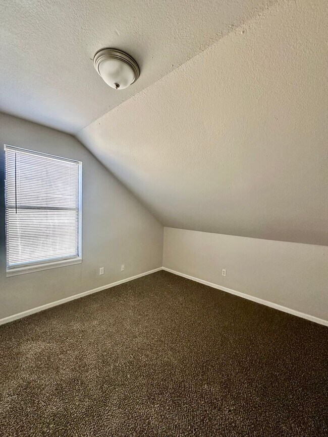 Foto del edificio - 4212 E 55th St