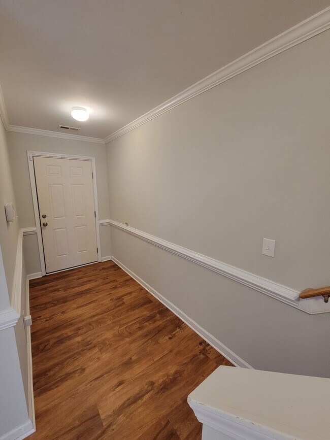 Building Photo - SMITH CREEK VILLAGE - 3 Bedroom Townhome -...