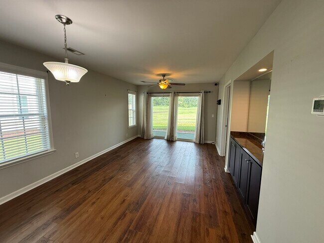 Foto del edificio - 653 Tupelo Ln