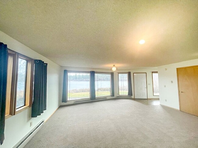 Building Photo - One-Bedroom, One-Bathroom Waterfront Home for Rent – $2,800/month