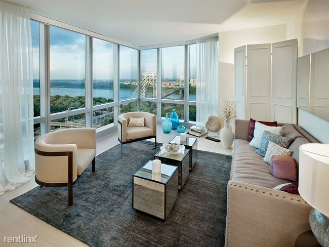 Foto del edificio - 108 Bruce Reynolds Blvd