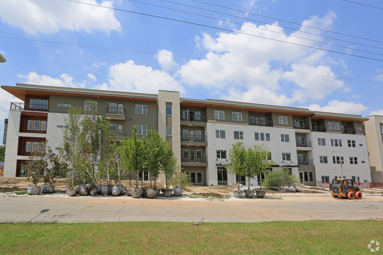 Alexan Henderson Apartments Dallas, TX
