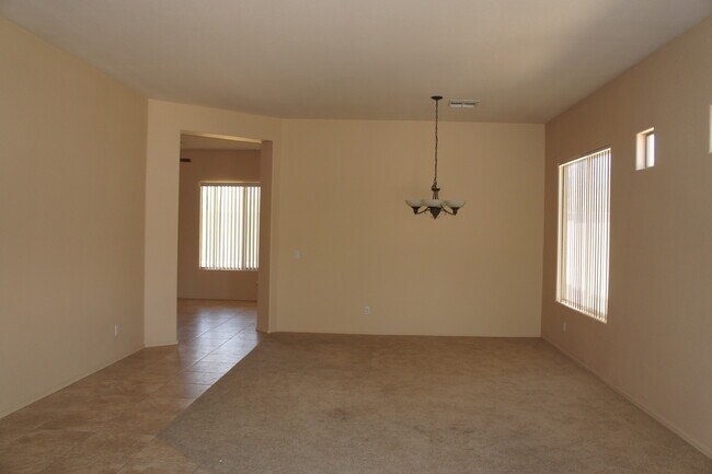 Building Photo - - Beautiful Home in Estrella Mountain Ranc...