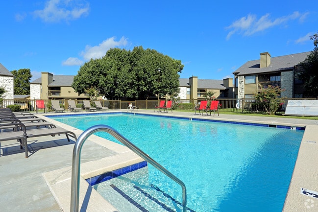 Pool - Polo Club Apartments