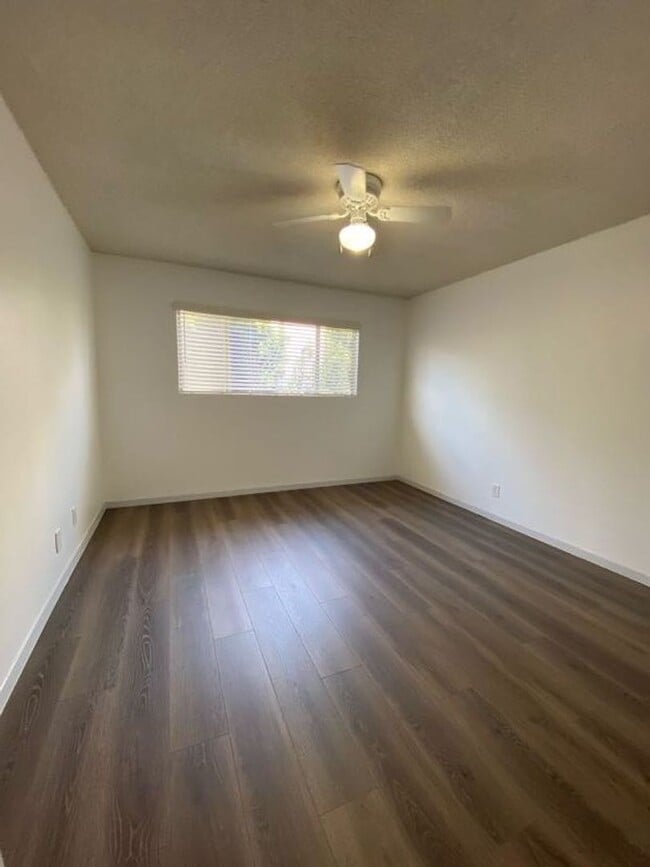 Interior Photo - 315 Obispo Ave