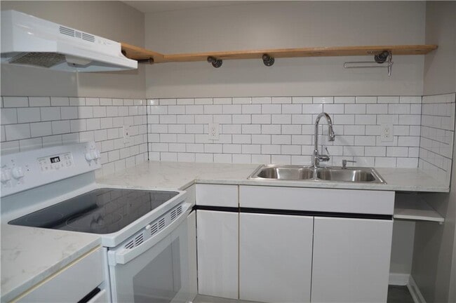 Building Photo - 186 Towler Rd