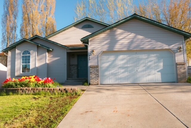 Front of house - 345 NW Parr Dr