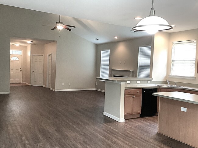 Building Photo - 8029 Hyannis Ct
