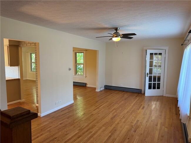 Building Photo - 151 Cayuta St
