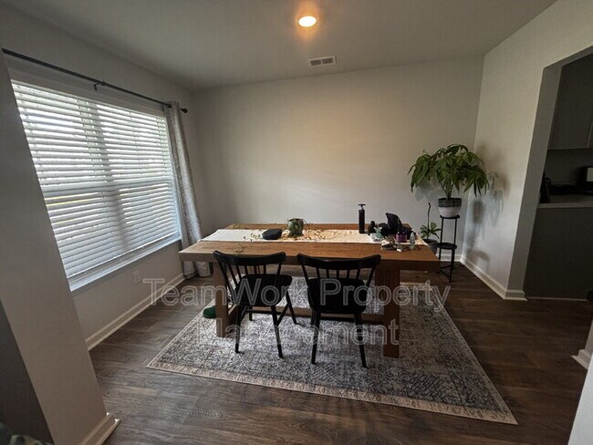 Foto del edificio - 231 Cozy Brook Ct