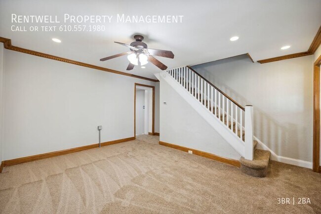 Building Photo - 3BD 1BA Townhome Available now in Drexel M...