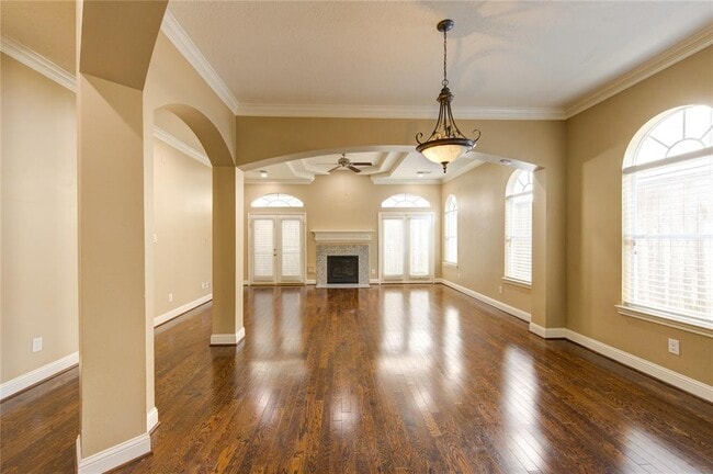 Building Photo - 610 Detering St