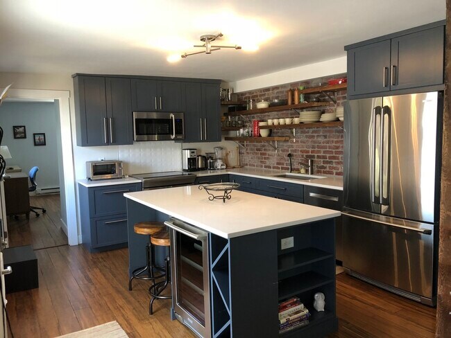 Foto del edificio - 17 Everett Street, Unit 1