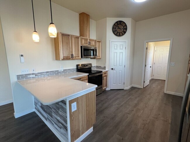 Building Photo - Brand New Construction! 2 bed/ 2 bath with...