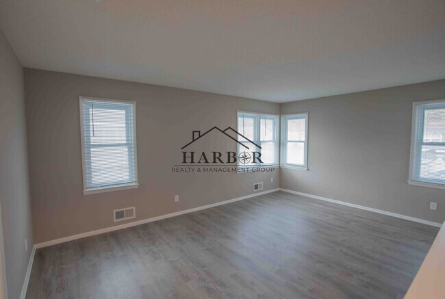 Foto del edificio - Single Family Home in SW Rochester with Fu...