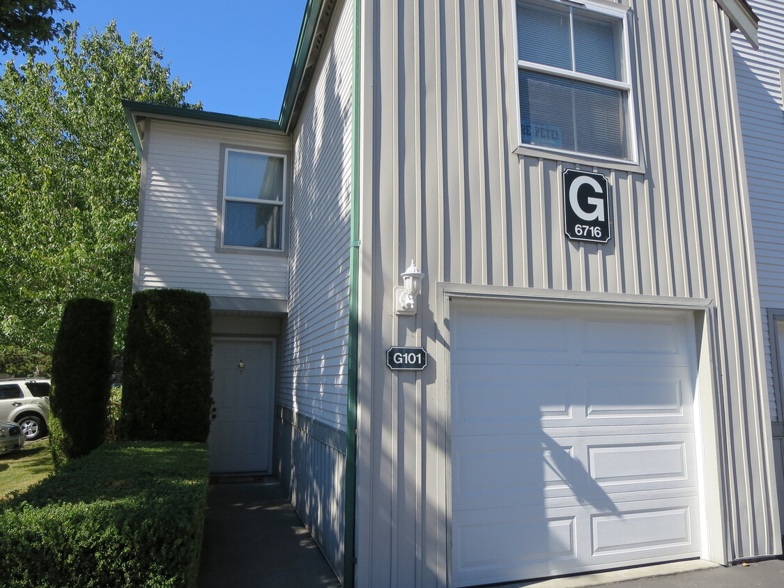 Primary Photo - Quiet and peaceful Condo in Kent